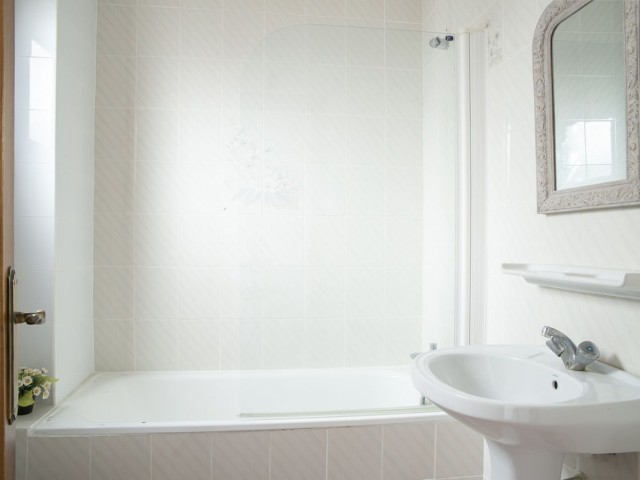 2 Bedrooms Villa in Guadalmina Alta