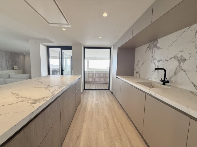 5 Bedrooms Apartment in Puerto Banús