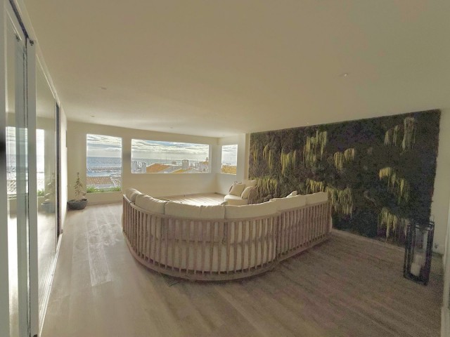 5 Bedrooms Apartment in Puerto Banús