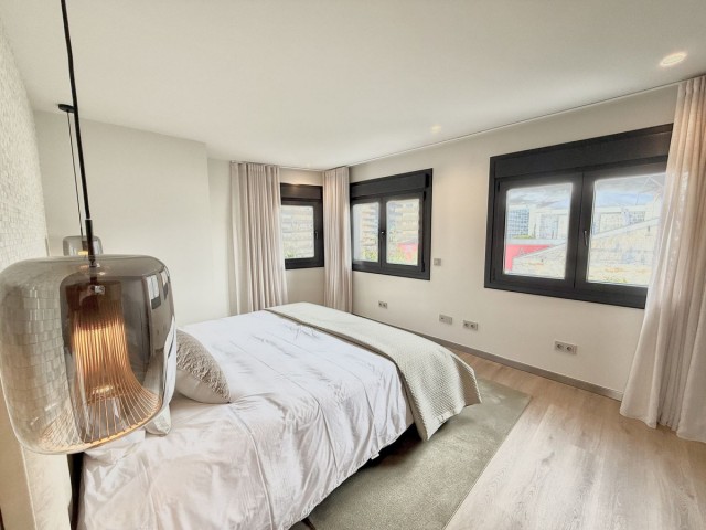 5 Bedrooms Apartment in Puerto Banús