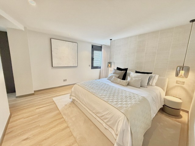 5 Bedrooms Apartment in Puerto Banús