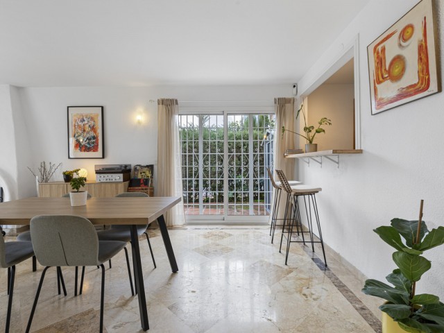 3 Bedrooms Townhouse in Estepona
