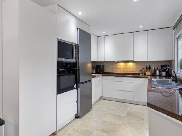 3 Bedrooms Townhouse in Estepona