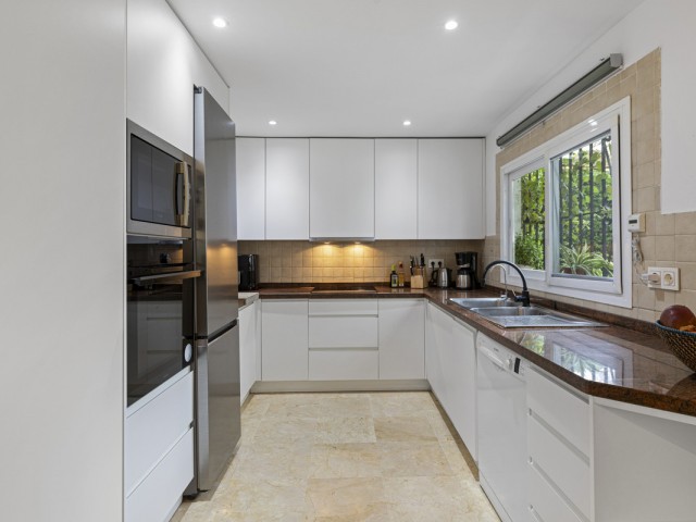 3 Bedrooms Townhouse in Estepona