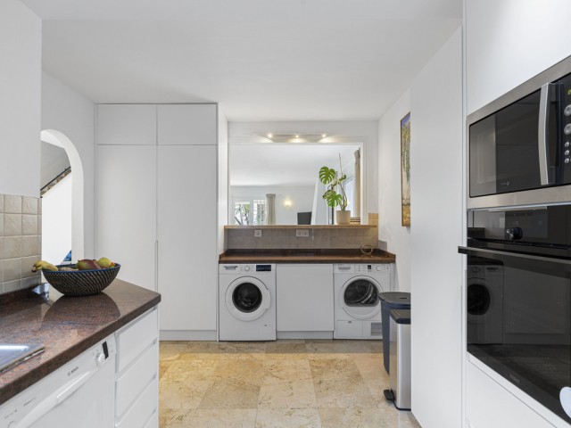 3 Bedrooms Townhouse in Estepona