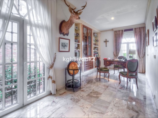 10 Bedrooms Villa in Benalmadena