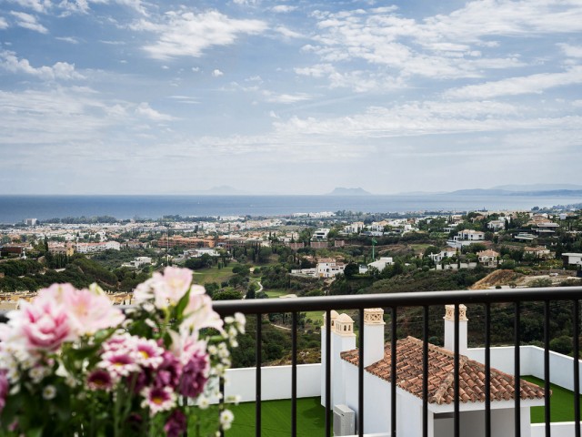 2 Bedrooms Apartment in Benahavís