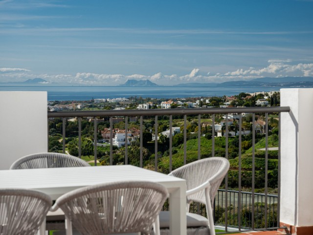 2 Bedrooms Apartment in Benahavís