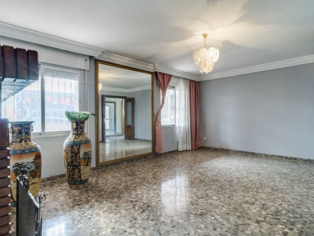 Villa con 4 Dormitorios  en Marbella