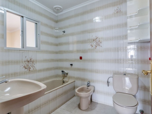 Villa con 4 Dormitorios  en Marbella