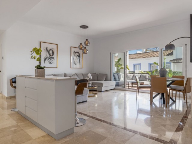 3 Bedrooms Apartment in Benahavís