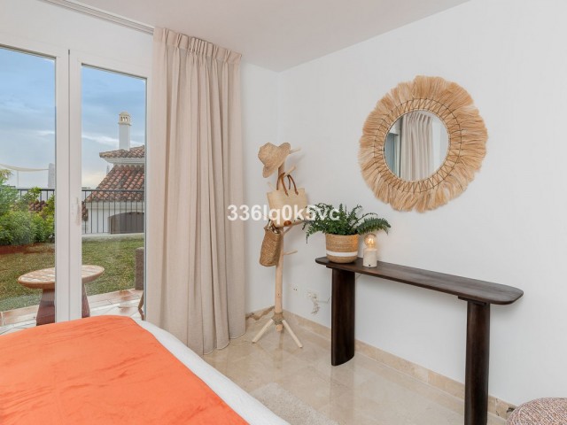 3 Bedrooms Apartment in Benahavís