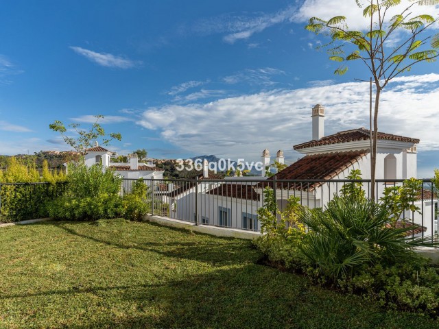 3 Bedrooms Apartment in Benahavís