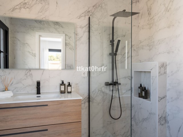 3 Bedrooms Villa in Nueva Andalucía