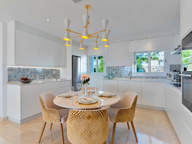 Apartment, El Paraiso, R5188291