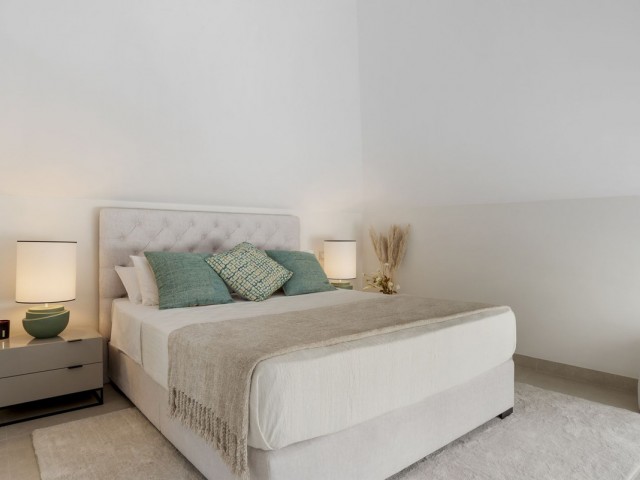 5 Bedrooms Apartment in Nueva Andalucía