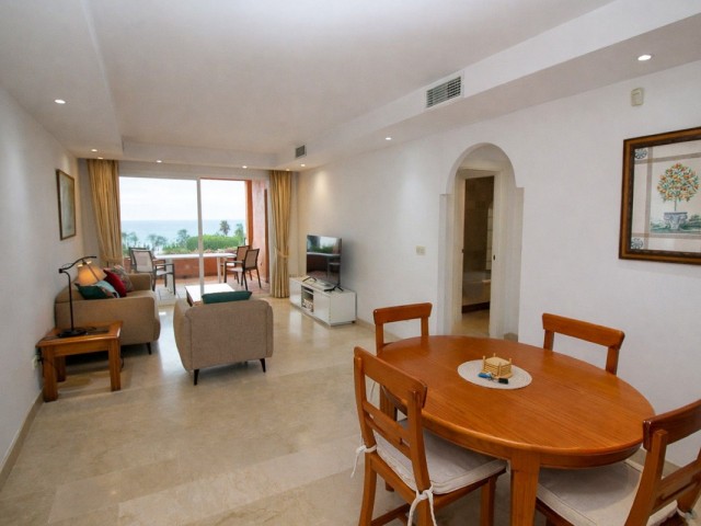 Apartamento con 2 Dormitorios  en Marbella