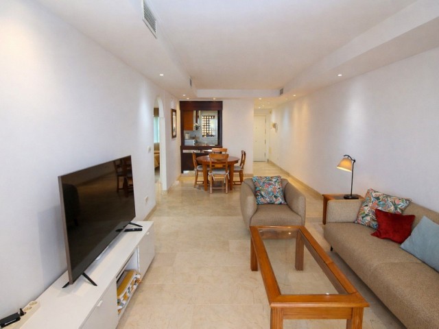 Apartamento con 2 Dormitorios  en Marbella