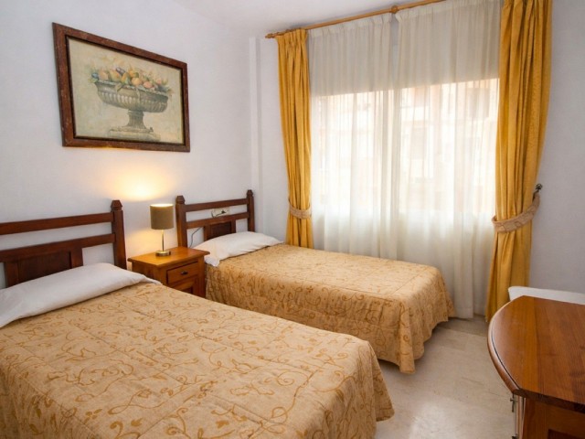 Apartamento con 2 Dormitorios  en Marbella