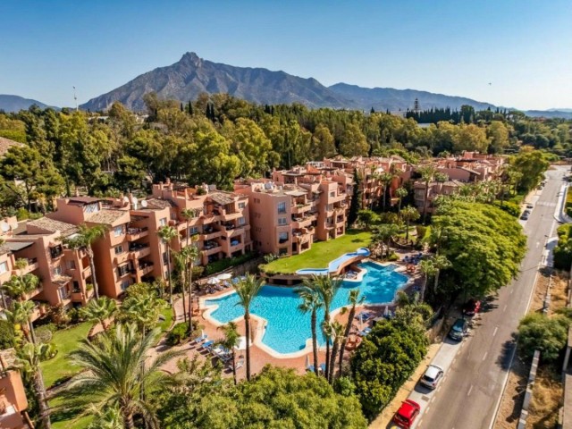 Apartamento con 2 Dormitorios  en Marbella