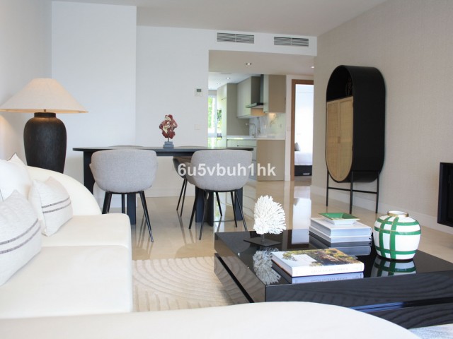 Apartamento con 2 Dormitorios  en Marbella