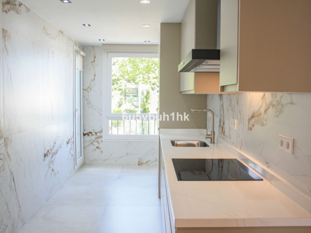 Apartamento con 2 Dormitorios  en Marbella