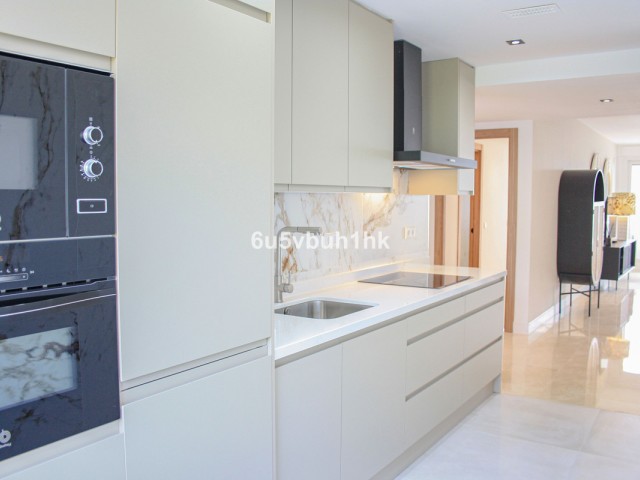 Apartamento con 2 Dormitorios  en Marbella