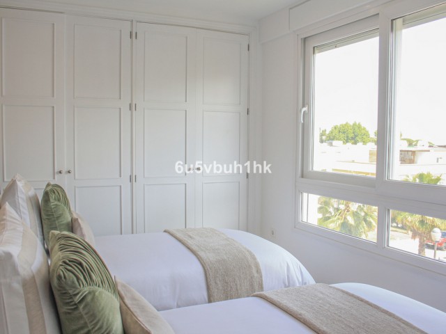 Apartamento con 2 Dormitorios  en Marbella