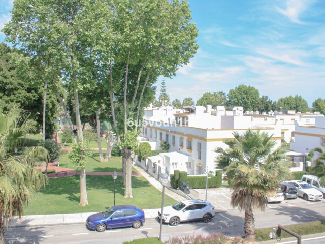 Apartamento con 2 Dormitorios  en Marbella