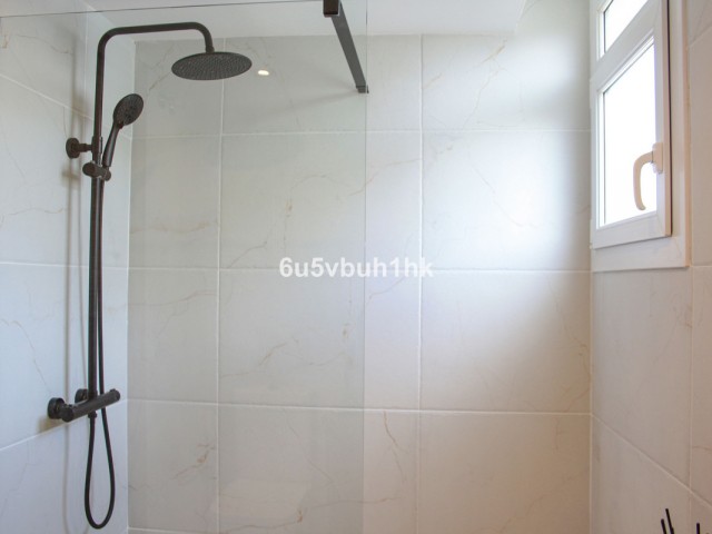 Apartamento con 2 Dormitorios  en Marbella