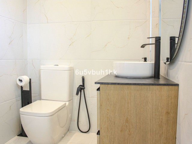 Apartamento con 2 Dormitorios  en Marbella