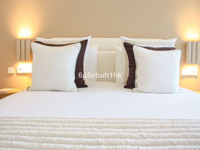 Apartamento con 2 Dormitorios  en Marbella