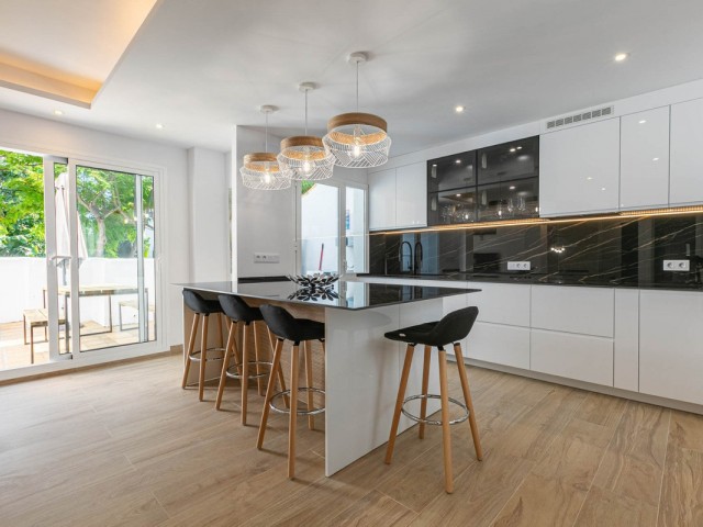 3 Bedrooms Apartment in Nueva Andalucía