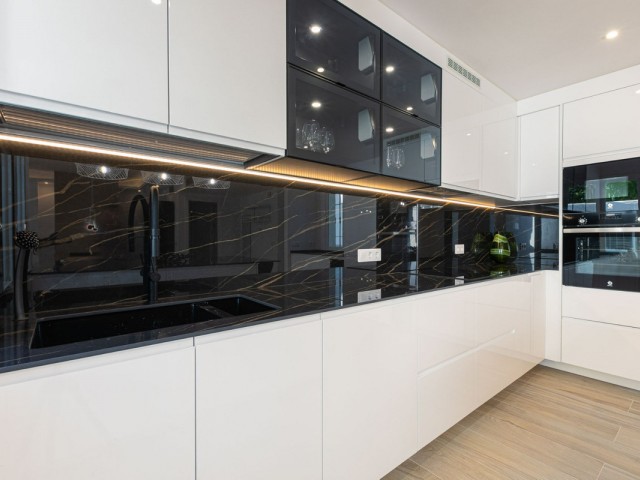 3 Bedrooms Apartment in Nueva Andalucía