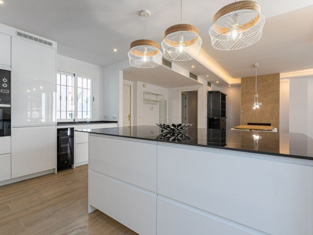 3 Bedrooms Apartment in Nueva Andalucía