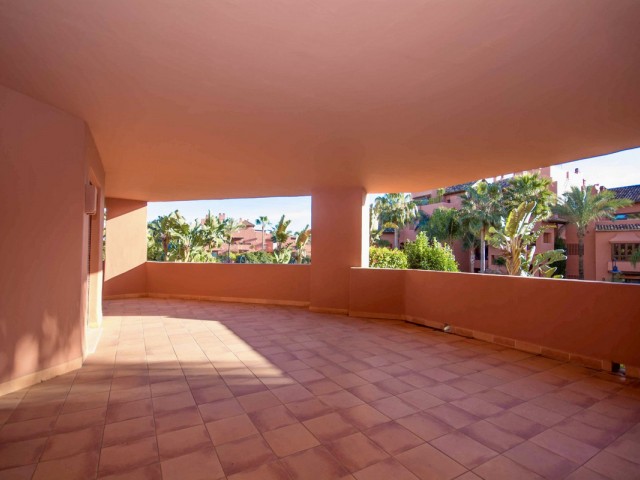 4 Bedrooms Apartment in Estepona