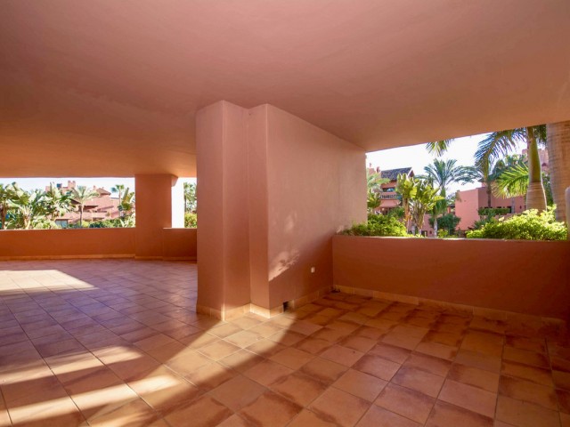 4 Bedrooms Apartment in Estepona