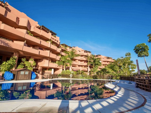 Apartment Estepona - R5299351