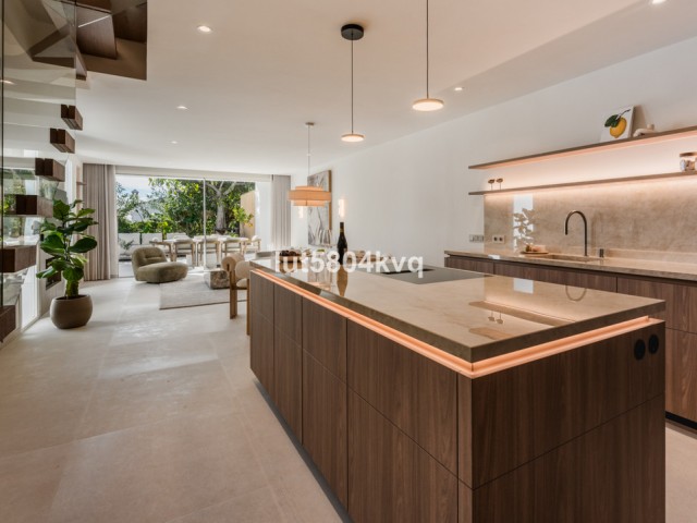 4 Bedrooms Villa in The Golden Mile