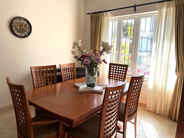 3 Bedrooms Villa in Elviria