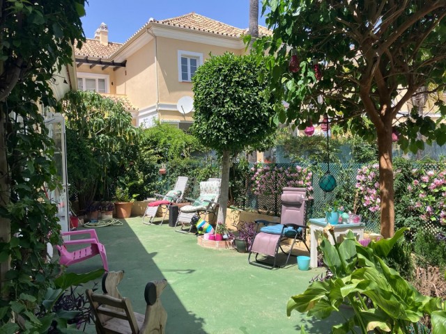 3 Bedrooms Villa in Elviria