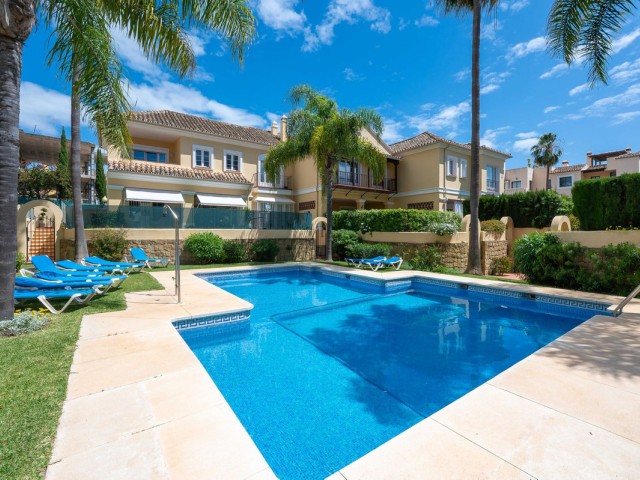 3 Bedrooms Villa in Elviria