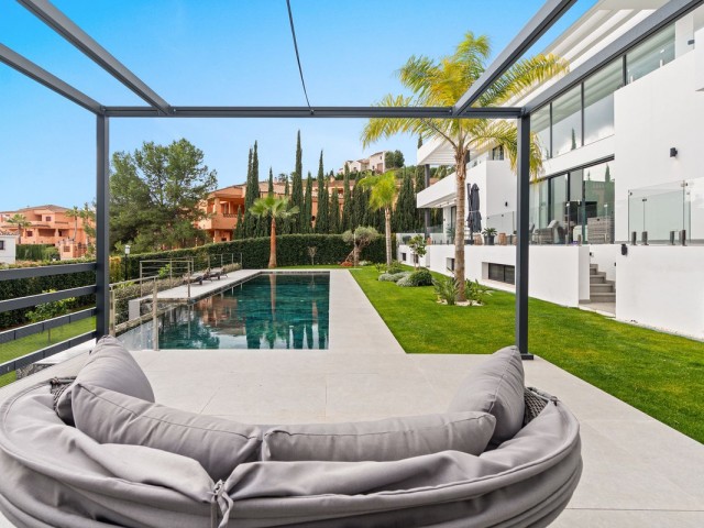 5 Bedrooms Villa in Estepona