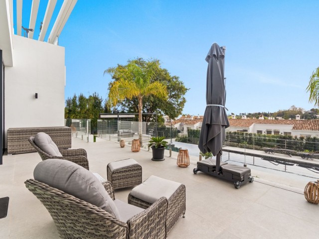 5 Bedrooms Villa in Estepona