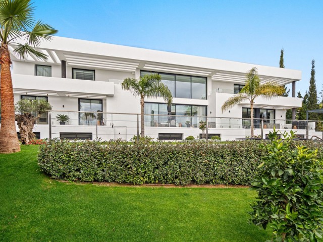 5 Bedrooms Villa in Estepona