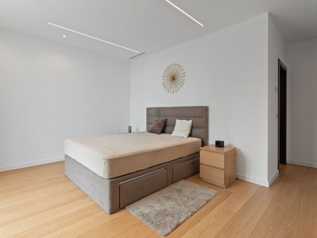 5 Bedrooms Villa in Estepona