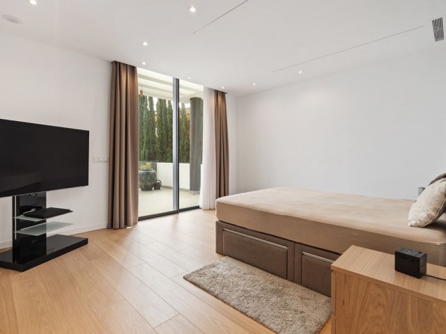 5 Bedrooms Villa in Estepona