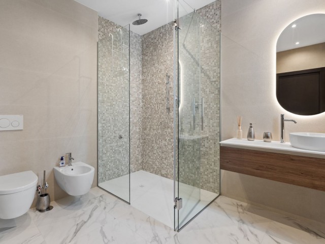 5 Bedrooms Villa in Estepona