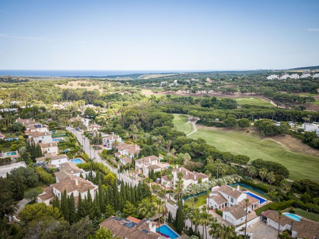 4 Bedrooms Villa in Sotogrande