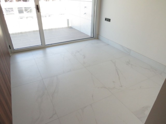 Apartamento con 3 Dormitorios  en San Pedro de Alcántara